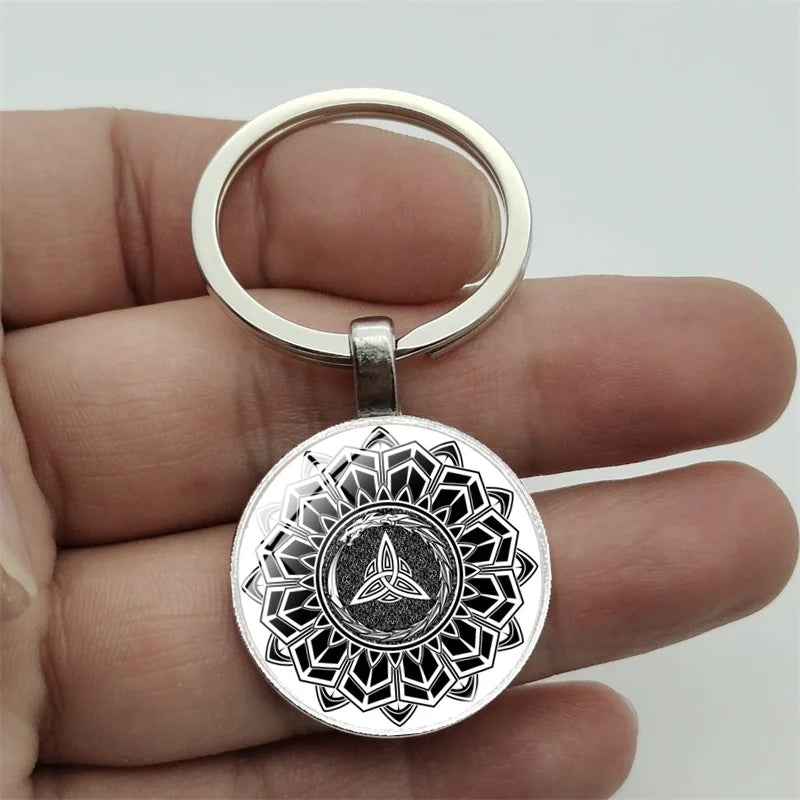 Nordic Viking Compass Keychain – Glass Pendant & Helmet Pattern