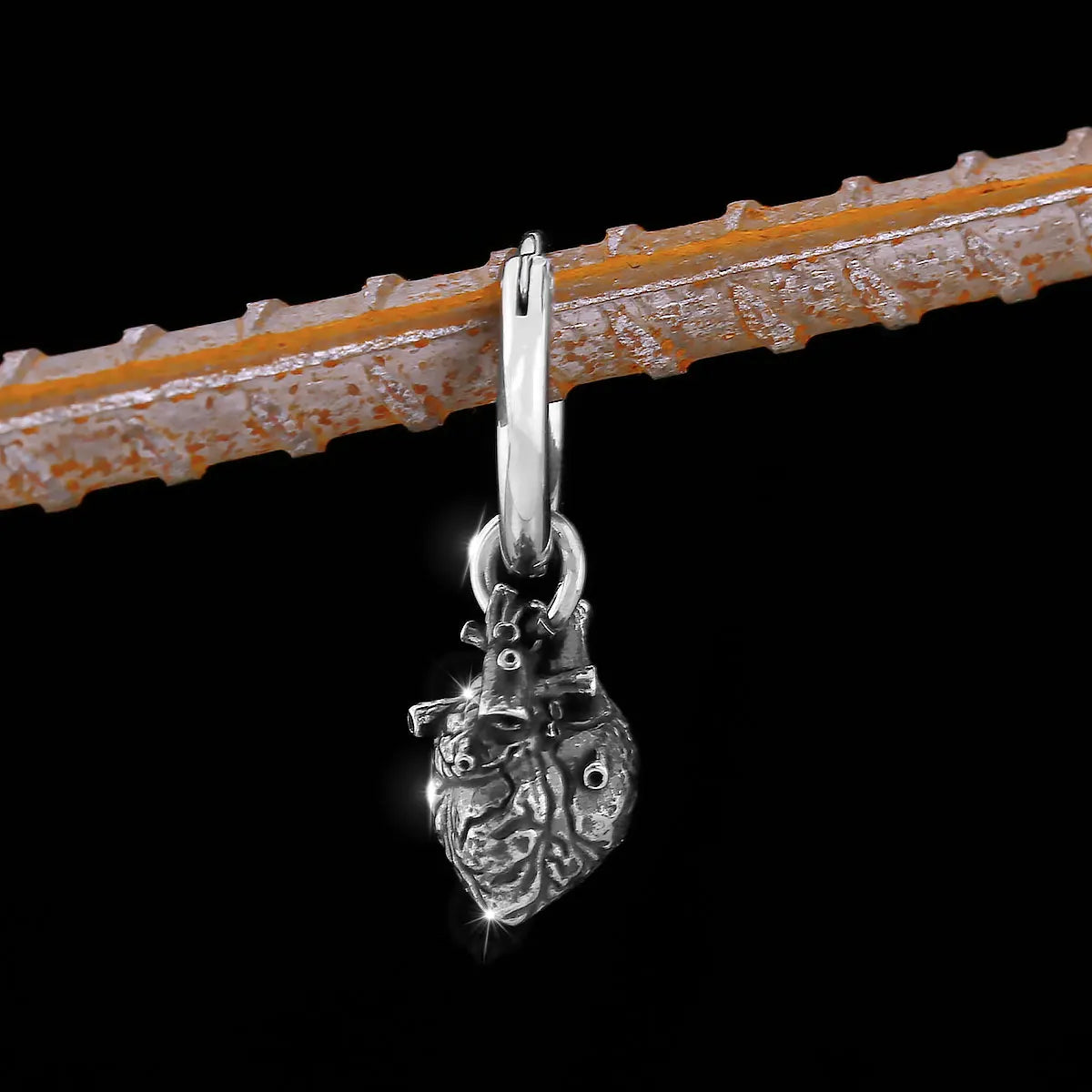 Popular Retro Stainless Steel Heart Shape Viking Earrings Nordic Teen Amulet Jewelry Earrings Biker Party Accessories Unisex